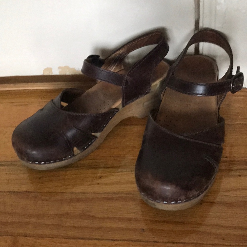 Gently used Clark’s clog heels